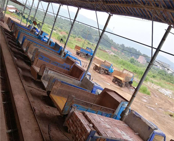 萍鄉(xiāng)蓮花良坊水機(jī)磚廠(chǎng)